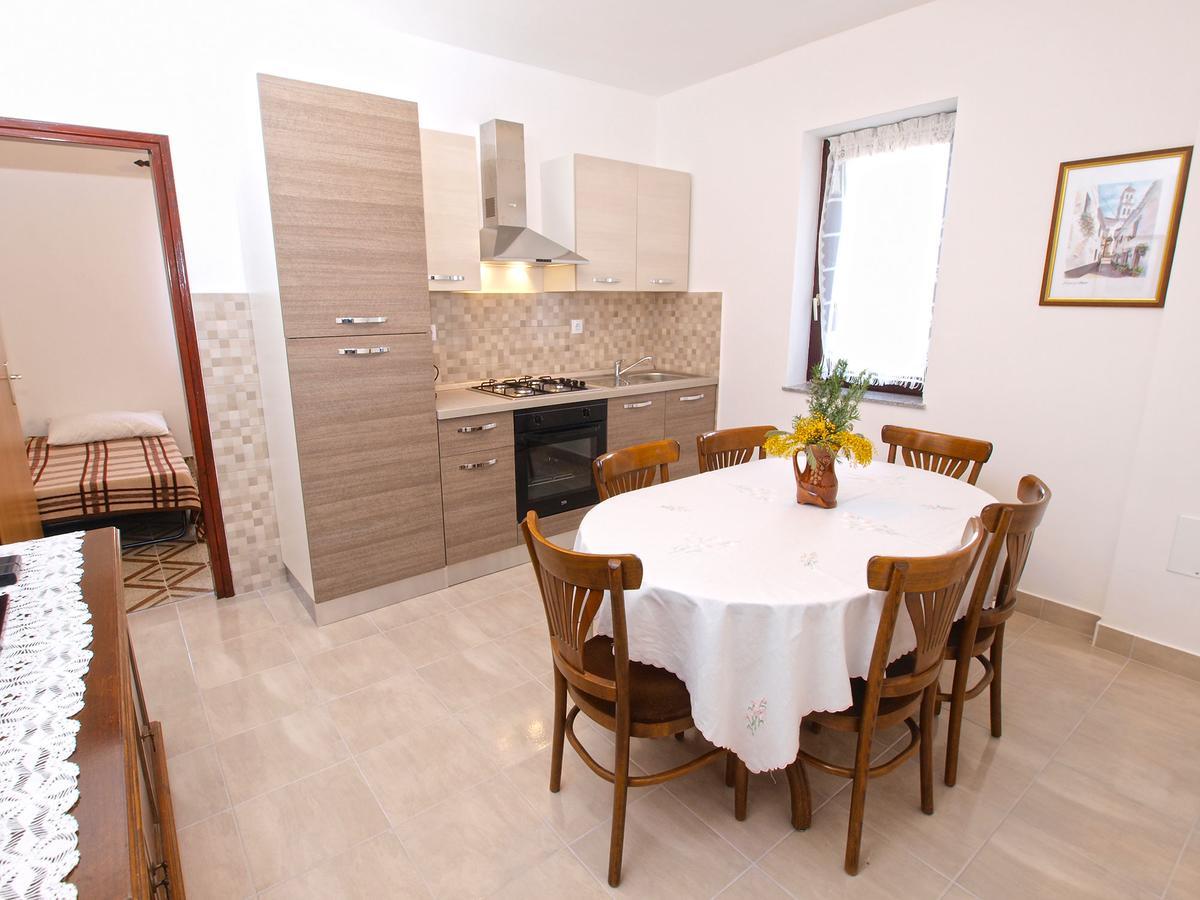 Apartments Ivan 1031 Fažana Exterior foto