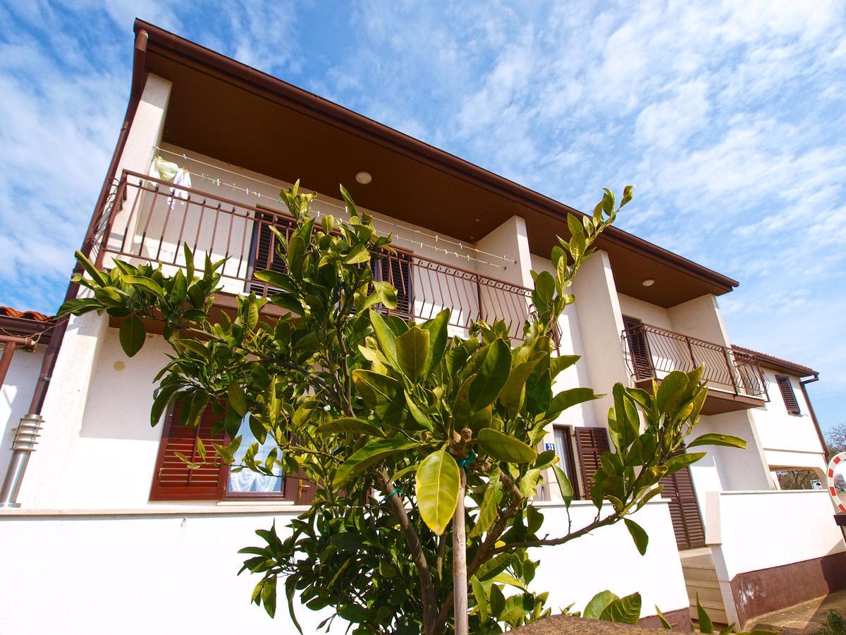 Apartments Ivan 1031 Fažana Exterior foto